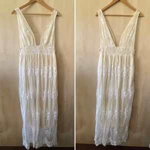 Floral lace sleeveless maxi dress